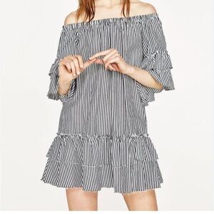 ZARA Woman Premium Denim Collection off-the-shoulder flounced dress raw‎ hem M